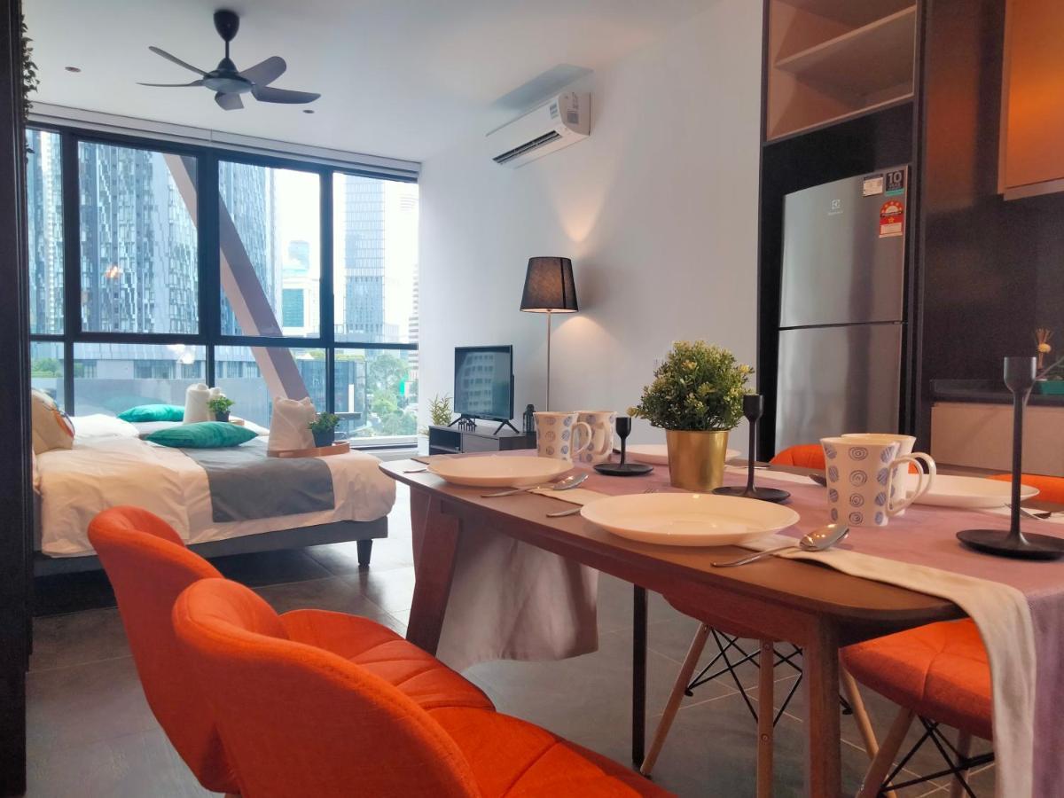 Scarletz Suites Klcc I Homebrickz Kuala Lumpur Exterior photo