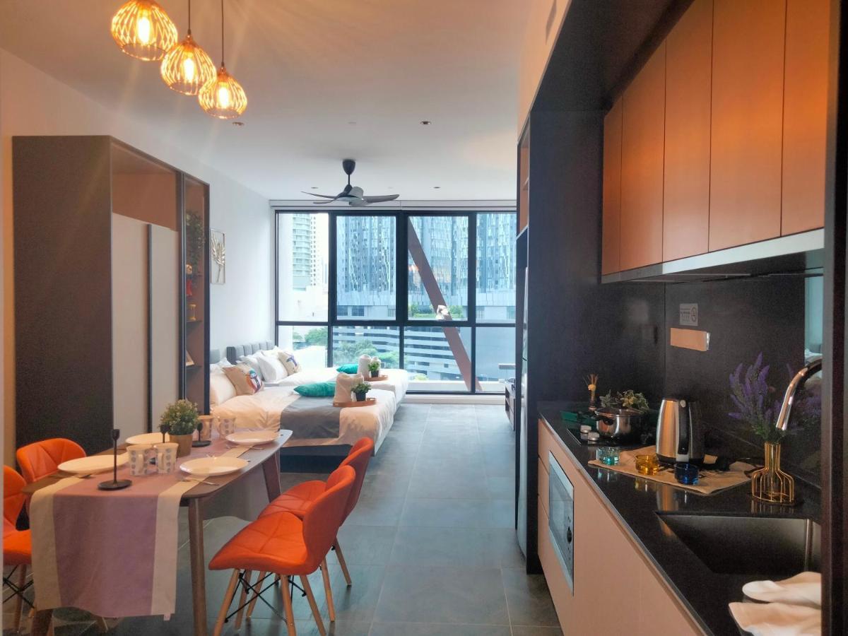 Scarletz Suites Klcc I Homebrickz Kuala Lumpur Exterior photo