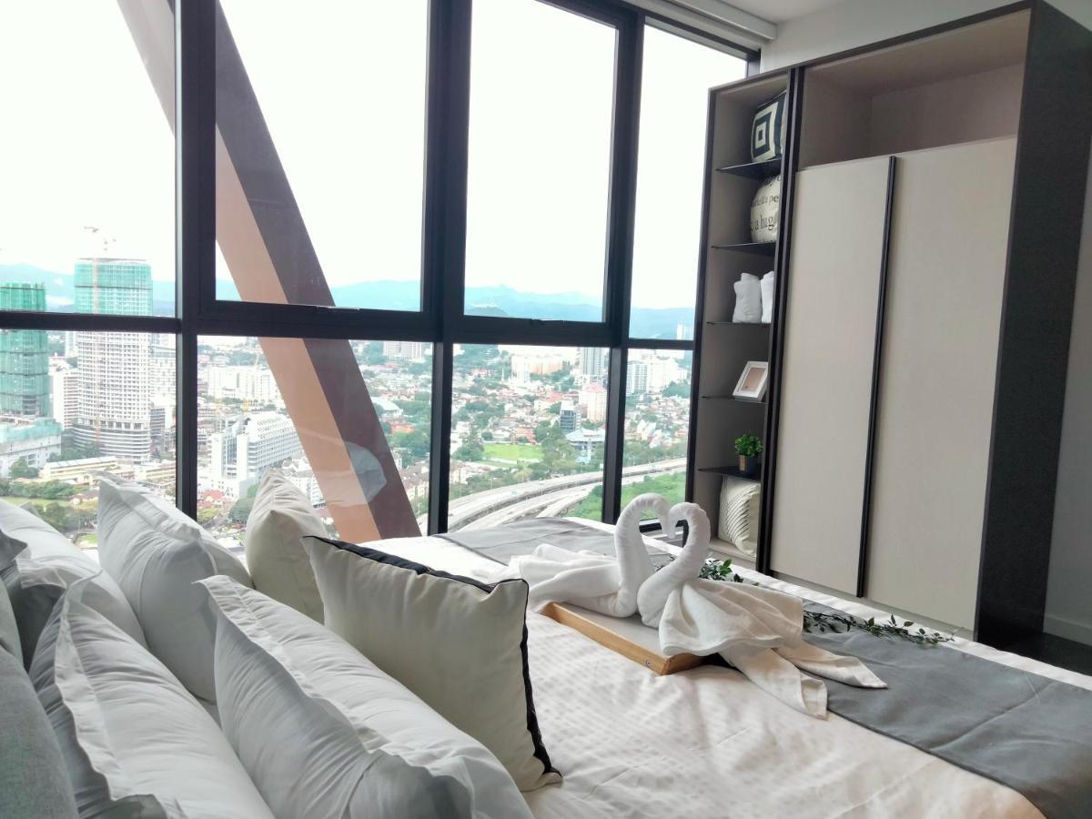 Scarletz Suites Klcc I Homebrickz Kuala Lumpur Exterior photo