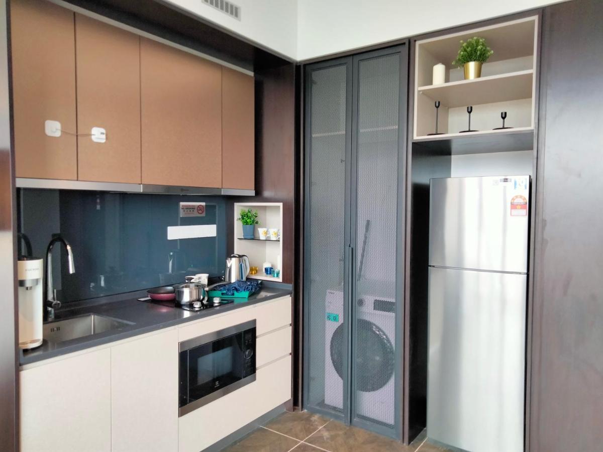 Scarletz Suites Klcc I Homebrickz Kuala Lumpur Exterior photo
