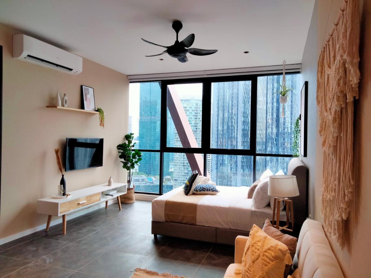 Scarletz Suites Klcc I Homebrickz Kuala Lumpur Exterior photo
