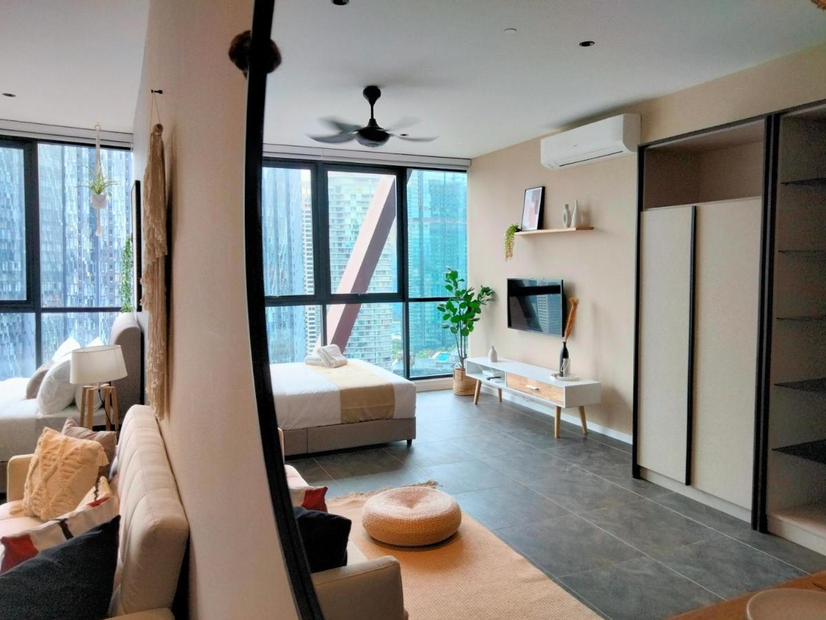Scarletz Suites Klcc I Homebrickz Kuala Lumpur Exterior photo