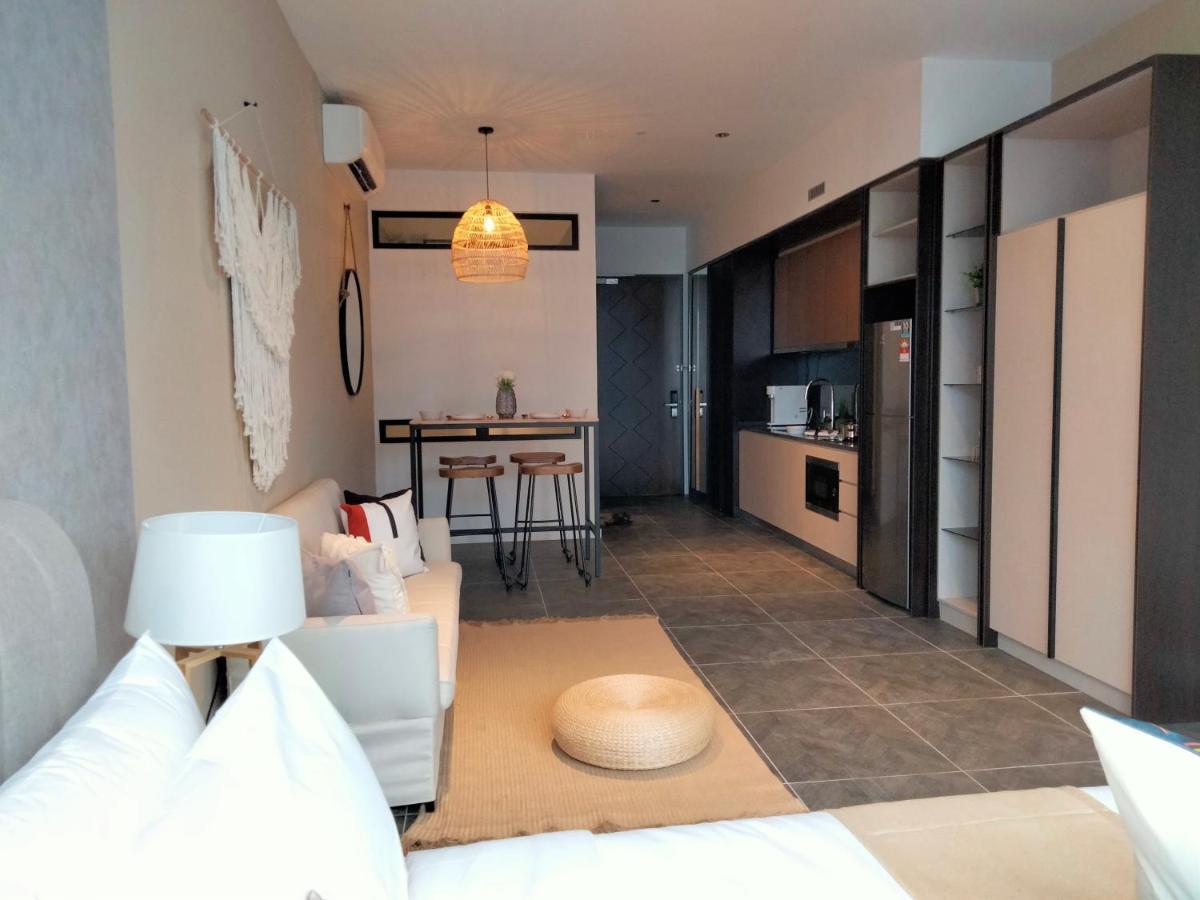 Scarletz Suites Klcc I Homebrickz Kuala Lumpur Exterior photo